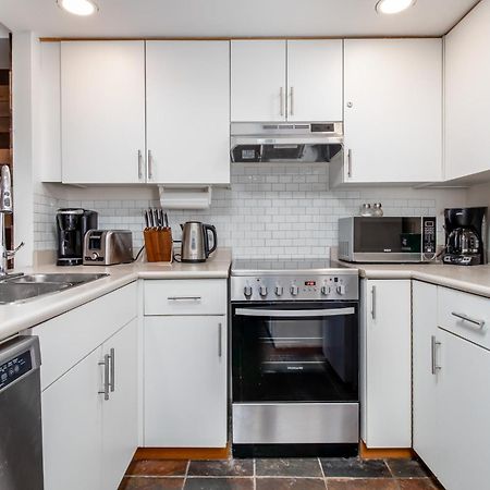 Ferienwohnung Creekside Slopeside 1Br With Pool, Hot Tub, Bbq Whistler Exterior foto